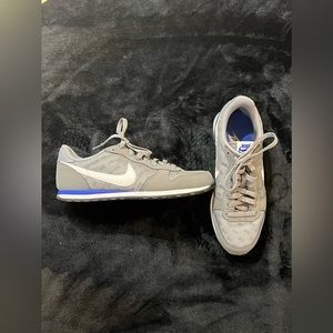 Nike Gray Mesh Fabric Lace Up Athletic Sneakers Size 8.5